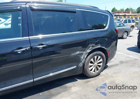2017 Chrysler Pacifica Touring L z USA, uszkodzony, nr VIN 2C4RC1BG7HR507669